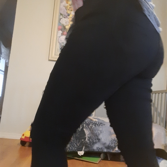 Whigh-waisted black  ripped skinny denim pant - Picture 7 of 16